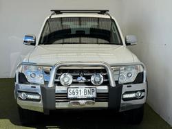 2016 Mitsubishi
Pajero GLX