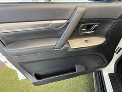 2016 Mitsubishi
Pajero GLX