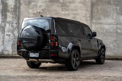 2024 Land Rover Defender 130 D300 X-Dynamic SE