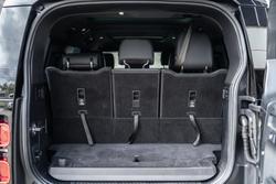 2024 Land Rover Defender 130 D300 X-Dynamic SE