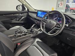 2023 LDV
D90 Executive