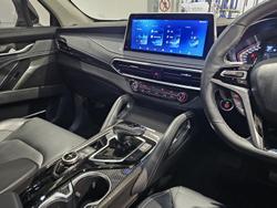 2023 LDV
D90 Executive