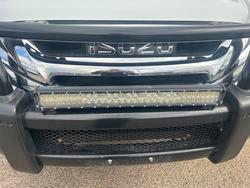2017 ISUZU MU-X