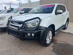 2017 ISUZU MU-X