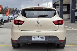 2015 Renault
                Clio Expression