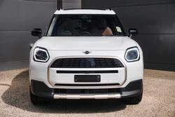 2025 MINI
                Countryman C Favoured