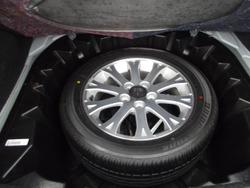 2006 Holden Statesman WL Heron White