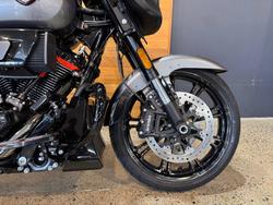 2025 Harley-davidson FLHXSE CVO STREET GLIDE (121) RAVEN FADE