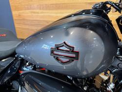 2025 Harley-davidson FLHXSE CVO STREET GLIDE (121) RAVEN FADE
