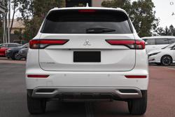 2024 Mitsubishi Outlander LS