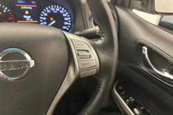 2020 Nissan Navara ST-X