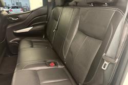 2020 Nissan Navara ST-X