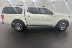 2020 Nissan Navara ST-X