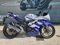 Yamaha YZF-R15 V2