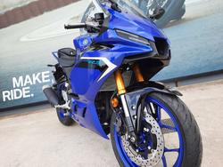 2025 Yamaha YZF-R3 Blue