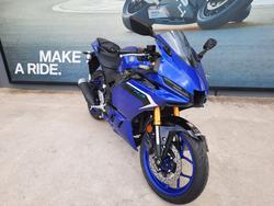 2025 Yamaha YZF-R3 Blue