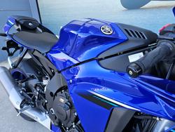 2025 Yamaha YZF-R1 Blue
