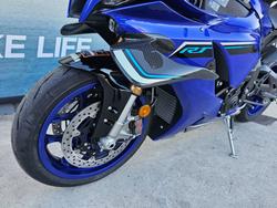 2025 Yamaha YZF-R1 Blue