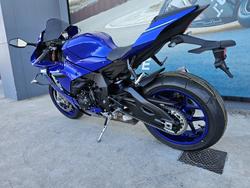 2025 Yamaha YZF-R1 Blue
