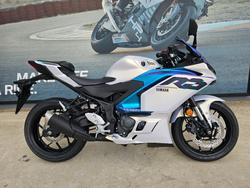 2025 Yamaha YZF-R3 White