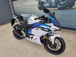 2025 Yamaha YZF-R3 White