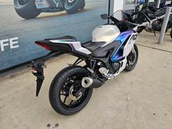 2025 Yamaha YZF-R3 White