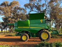 2019 John Deere S790 Green