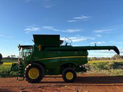 John Deere S790