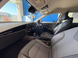 2022 Kia Niro Hybrid S