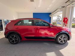 2022 Kia Niro Hybrid S