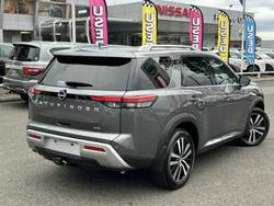 2023 Nissan
PATHFINDER TI-L