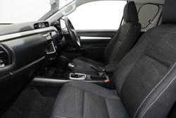 2021 Toyota
Hilux SR5