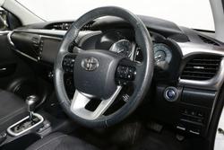 2021 Toyota
Hilux SR5
