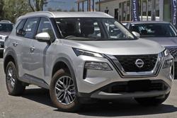2025 Nissan
                X-TRAIL ST