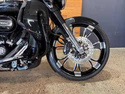 2017 Harley-davidson FLHXSE CVO STREET GLIDE Black