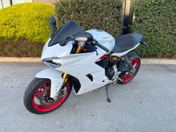 2018 DUCATI SUPERSPORT S White