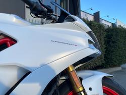 2018 DUCATI SUPERSPORT S White