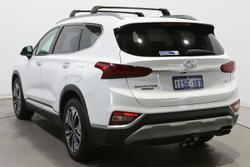 2019 Hyundai
                Santa Fe Highlander