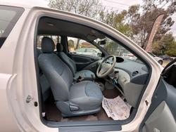 2002 Toyota Echo NCP10R Glacier White