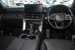 2021 Toyota Landcruiser VX FJA300R 4X4 Dual Range Glacier White