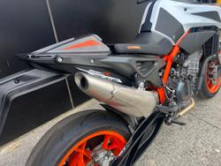 2021 KTM 890 Duke R Duke Orange