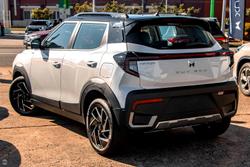 2025 Mahindra XUV3XO AX7L