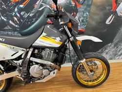 2015 Suzuki DR650SE WHITE/GOLD