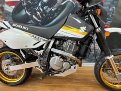 2015 Suzuki DR650SE WHITE/GOLD