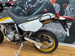 2015 Suzuki DR650SE WHITE/GOLD