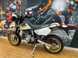 2015 Suzuki DR650SE WHITE/GOLD