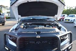 2024 RAM 1500 Limited RamBox DT MY24 4X4 Dual Range Bright White