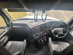 2024 Freightliner Cascadia 126