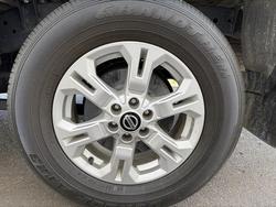 2021 Nissan
Navara ST