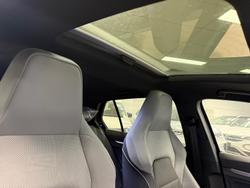 2025 Volkswagen Golf 110TSI R-Line